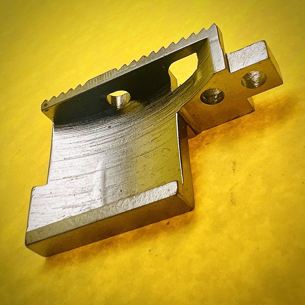 0245 001672 - Transporteur