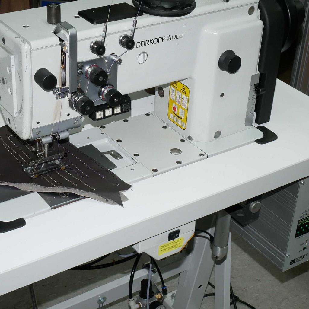 gebrauchte Dürkopp Adler 0767-FA273 - 2 Nadel SO 50mm Nadelabstand